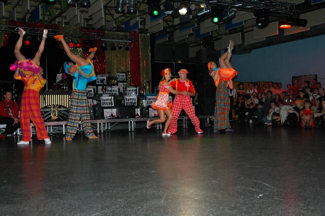 min 2005 11 12 fous swing 186